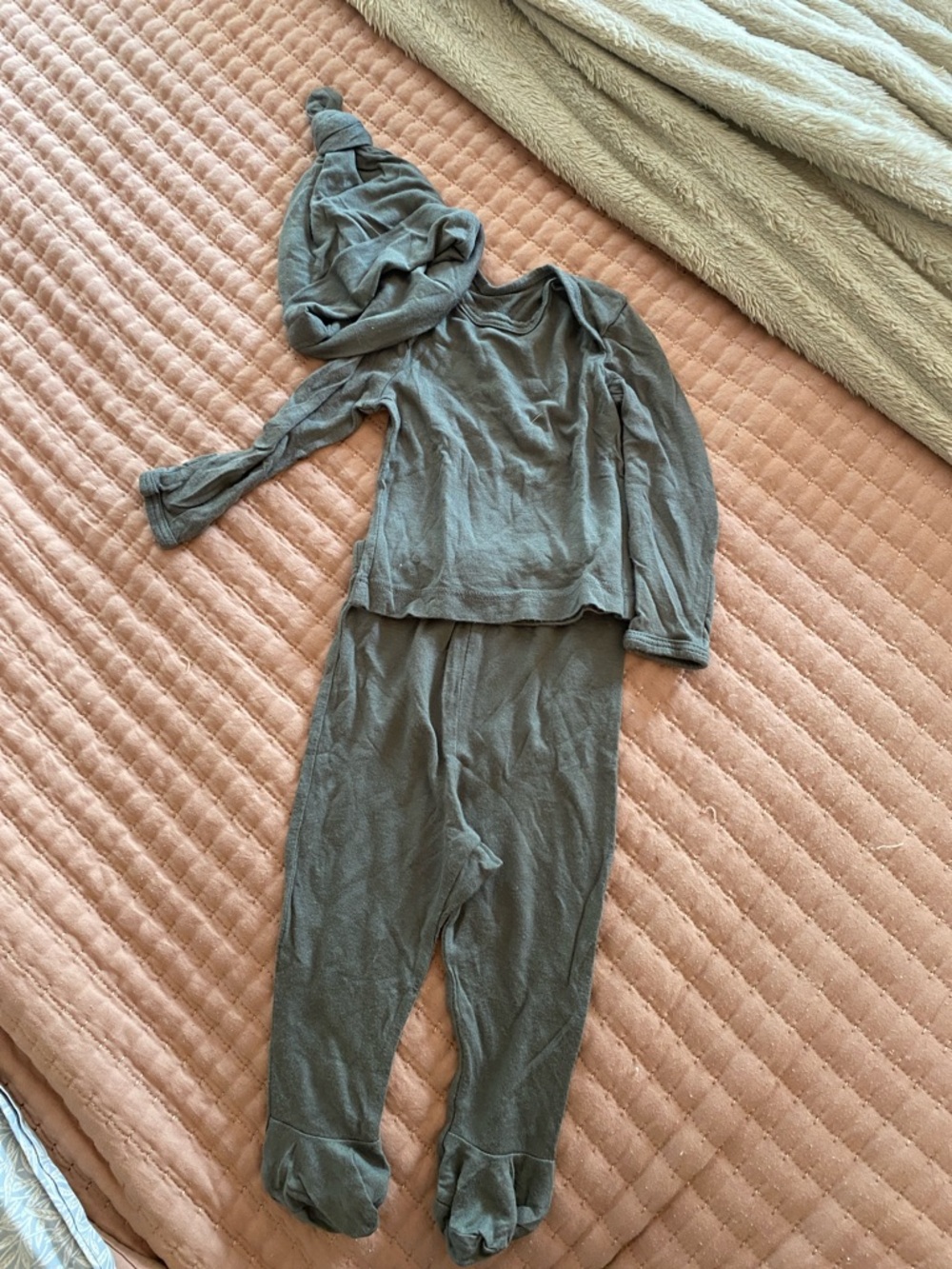 Solly Baby 0-3 Month Matching Set